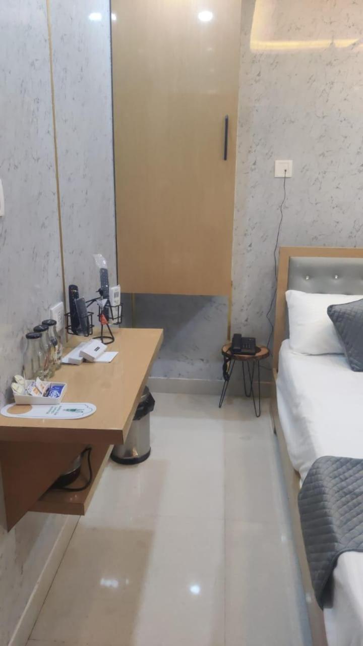 גווהטי Royal Inn מראה חיצוני תמונה